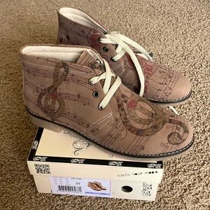 Goby Music boots